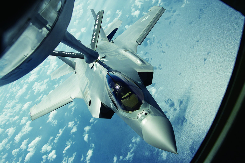 Photo_1_F-35-approaching-130516-F.jpg