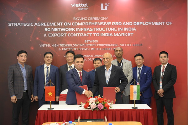 Viettel_is_the_first_Vietnamese_brand_to_export_high_tech_equipment_to_India.jpg