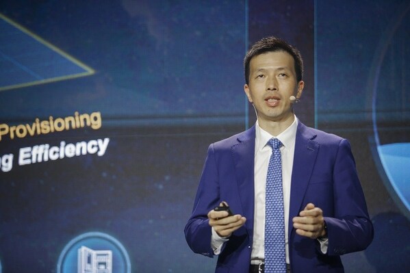 Peng_Song_President_ICT_Strategy___Marketing_Huawei_delivers_a.jpg