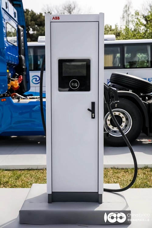 Terra HP GB 360kW、480kW大功率液冷超充桩.jpg